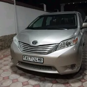Toyota Sienna 2015
