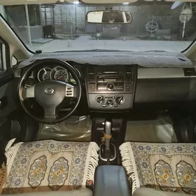 Nissan Versa 2010