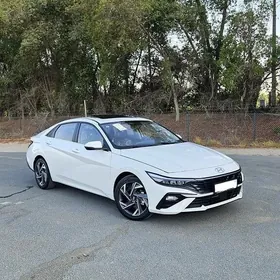 Hyundai Elantra 2025