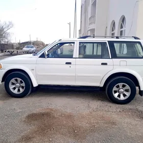 Mitsubishi Nativa 2010