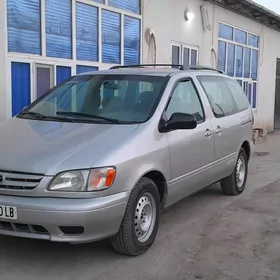Toyota Sienna 2001