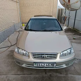 Toyota Camry 2000
