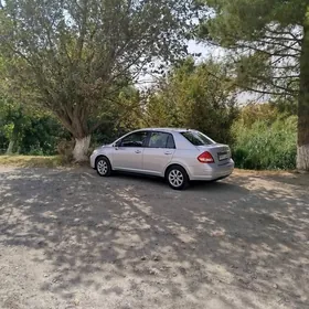 Nissan Versa 2010