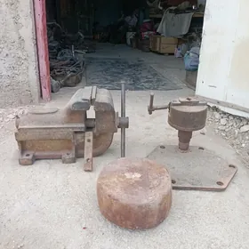 tiski