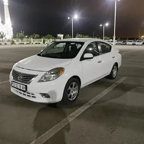 Nissan Versa 2012