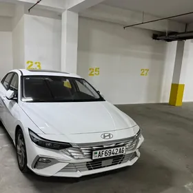 Hyundai Elantra 2024