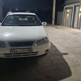 Toyota Camry 1999