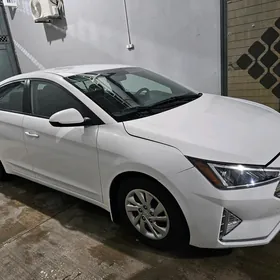 Hyundai Elantra 2020