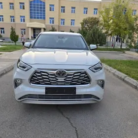 Toyota Highlander 2020