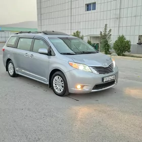Toyota Sienna 2015