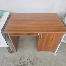письменный стол