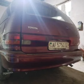 Toyota Previa 1990