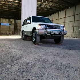 Mitsubishi Montero 1994