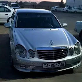 Mercedes-Benz W212 2003