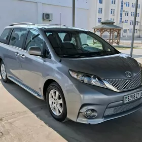 Toyota Sienna 2011