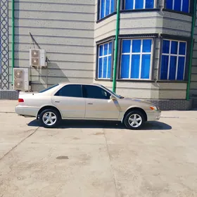 Toyota Camry 2001