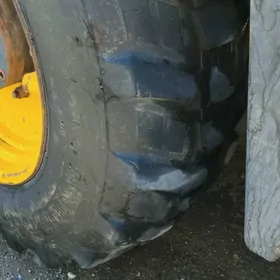 Jcb teker