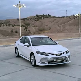 Toyota Camry 2020