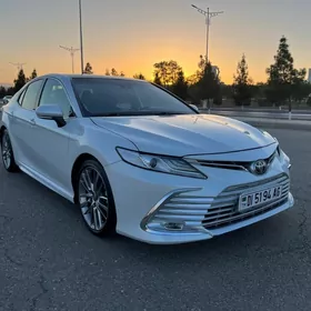 Toyota Camry 2020