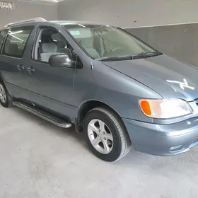 Toyota Sienna 2001