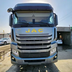 JAC JS8 2021