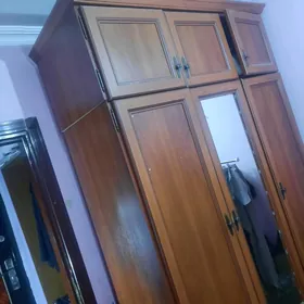 şkaf