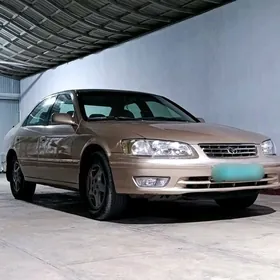 Toyota Camry 2000