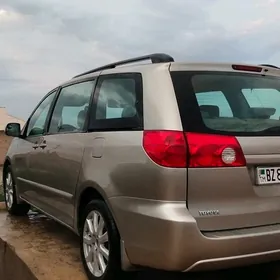 Toyota Sienna 2006
