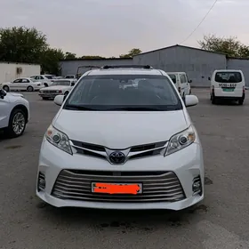 Toyota Sienna 2019