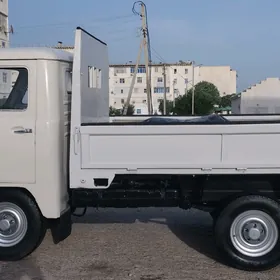 UAZ Profi 1987