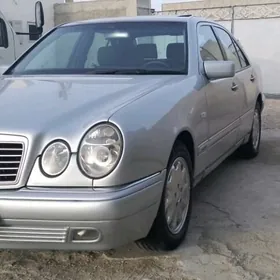 Mercedes-Benz E320 1999