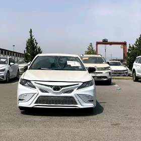 Toyota Camry 2021