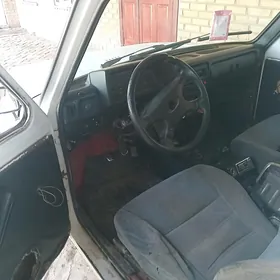 Lada Niva 2003