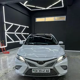 Toyota Camry 2020