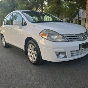 Nissan Versa 2012