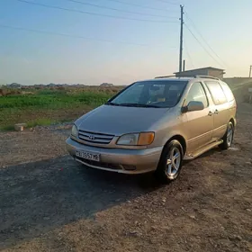 Toyota Sienna 2002