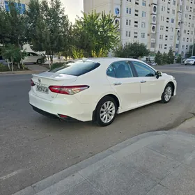 Toyota Camry 2019