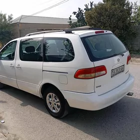 Toyota Sienna 2001