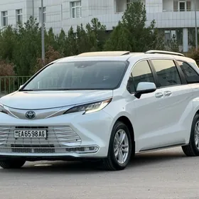 Toyota Sienna 2022