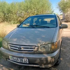 Toyota Sienna 2002