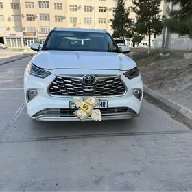 Toyota Highlander 2021