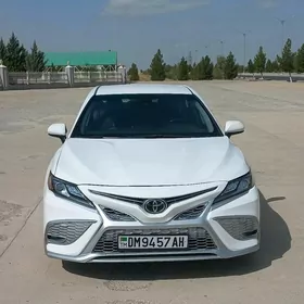 Toyota Camry 2021