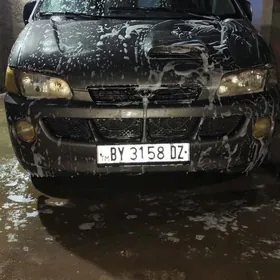 Hyundai H-1 2000