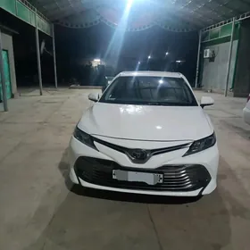 Toyota Camry 2018