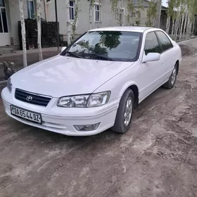 Toyota Camry 2000