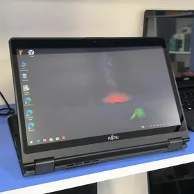 Fujitsu i5 8th