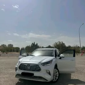 Toyota Highlander 2022