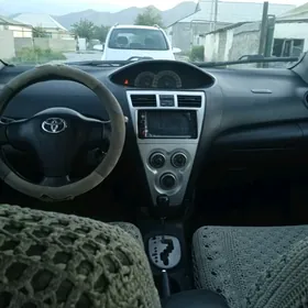 Toyota Yaris 2006