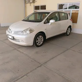 Nissan Tiida 2006