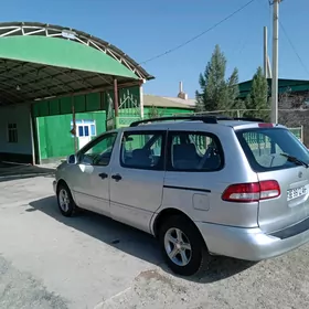 Toyota Sienna 2003